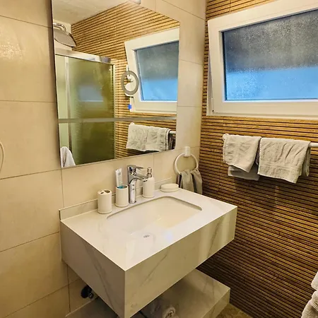 公寓 Lakeview Tomori *